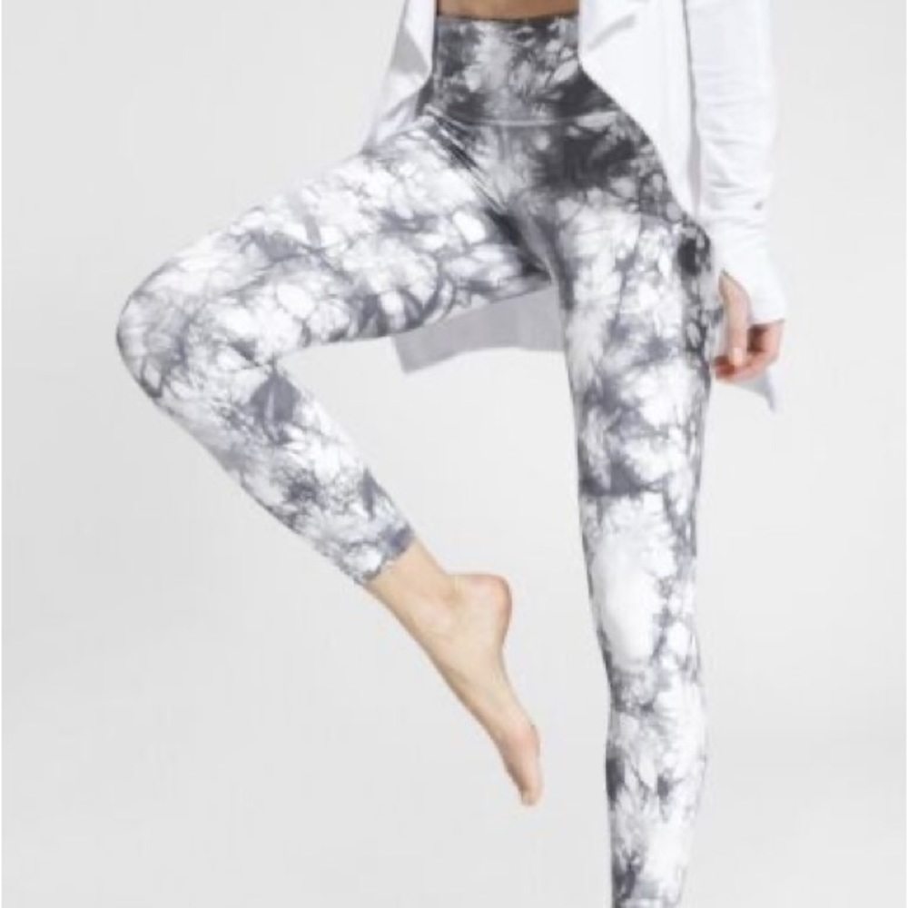 Athleta Size Small Gray White Silver Bells Tie Dye Salutation Leggings